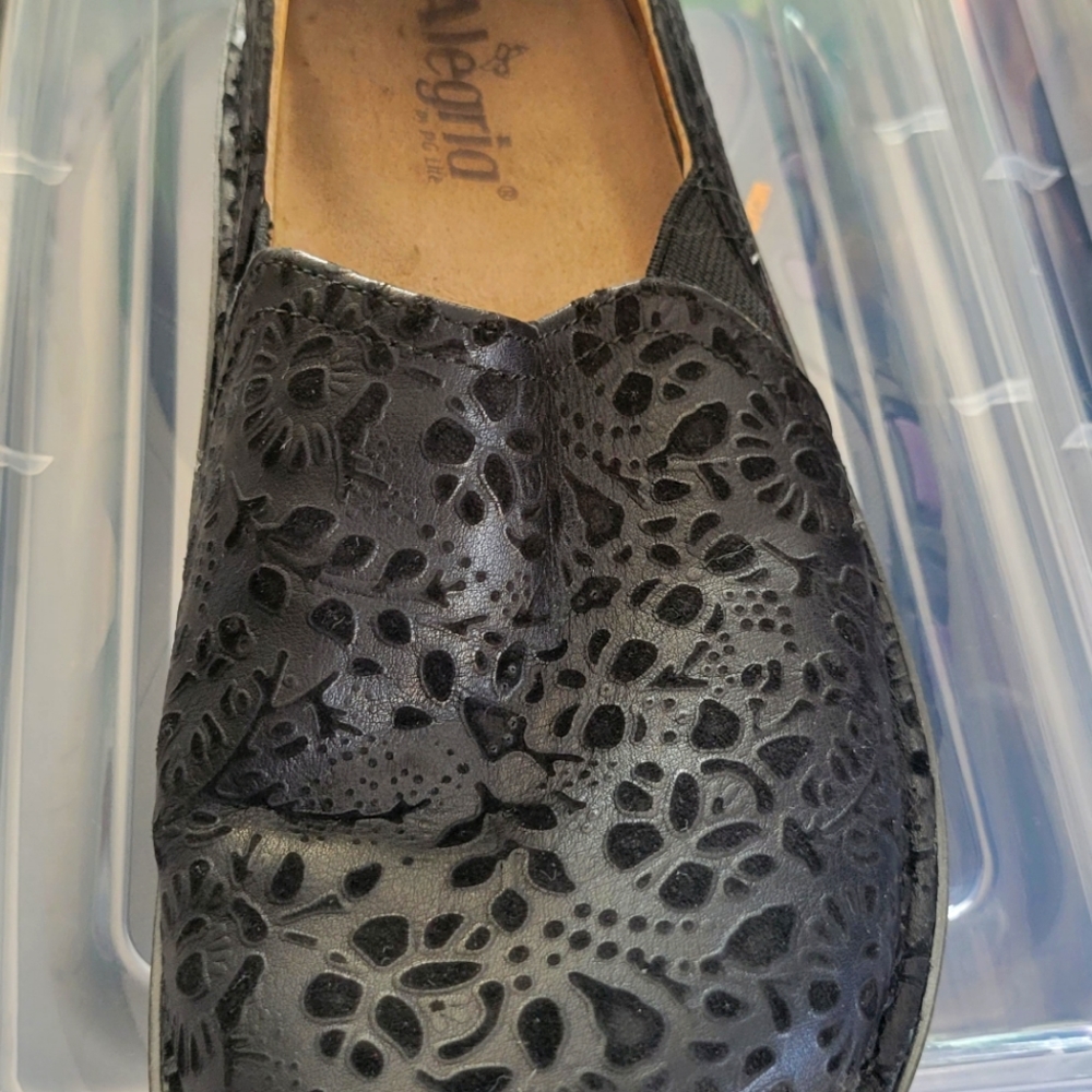 Allegra woman's  Deb shoe 39